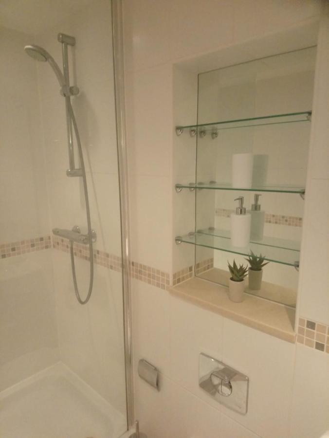 1 Bedroom Flat In Sheffield City Centre-Sleeps 4 Exterior foto